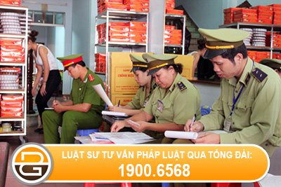 Doi-quan-ly-thi-truong-co-duoc-kiem-tra-cua-hang-kinh-doanh-ban-le-xang-dau-khong