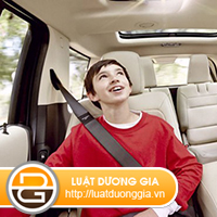 Không thắt dây an toàn khi xe đang chạy