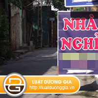 nam-nu-o-chung-phong-nha-nghi-co-bi-phat-khong