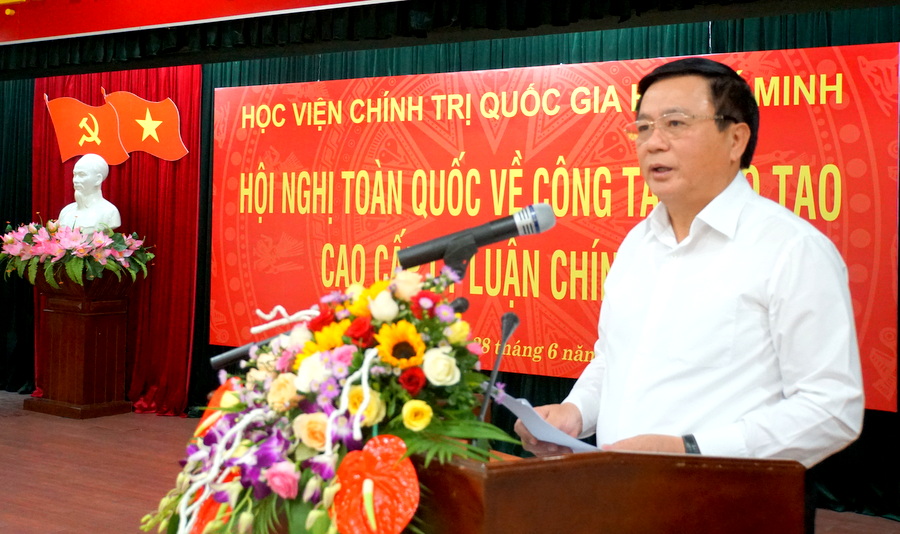 Cách thức đào tạo trình độ lý luận chính trị ở Việt Nam?
