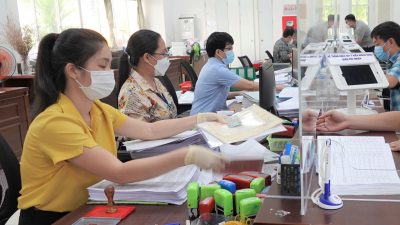 cong-chuc-xin-thoi-viec-theo-nguyen-vong-duoc-huong-che-do-gi
