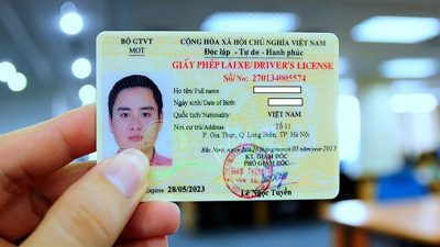 khong-doi-giay-phep-lai-xe-co-bi-phat-khong-doi-gplx-sang-the-pet