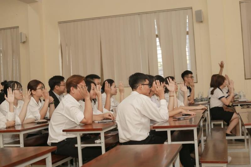 bien-ban-bau-ban-can-su-lop-nam-hoc-chi-tiet-nhat