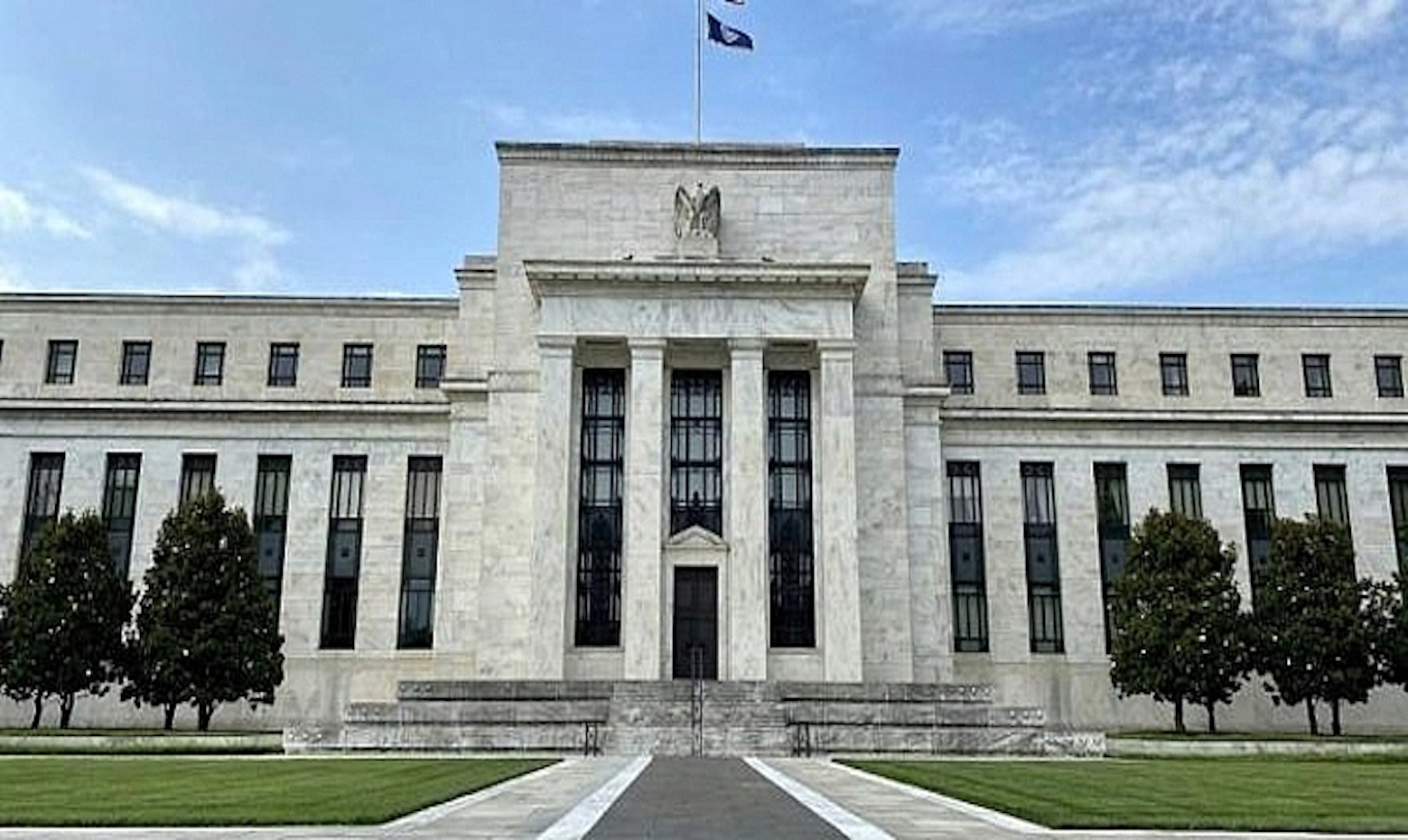 Vì sao lãi suất của Fed có sức ảnh hưởng toàn cầu
