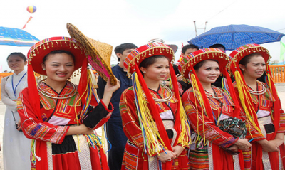 Truyền thống là gì? Một số truyền thống tốt đẹp của Việt Nam?