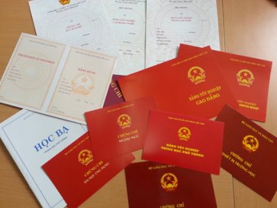 co-duoc-phep-giu-bang-tot-nghiep-cua-nguoi-lao-dong