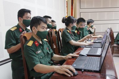 dau-tranh-voi-quan-diem-sai-trai-xau-doc-thu-dich-tren-internet