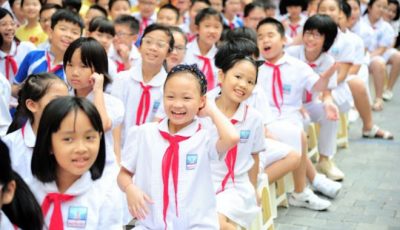 hoc-sinh-tieu-hoc-duoc-mien-hoc-phi-nhung-phai-dong-khoan-nao