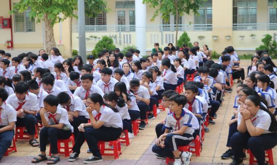 the-nao-la-moi-truong-giao-duc-an-toan-lanh-manh-than-thien