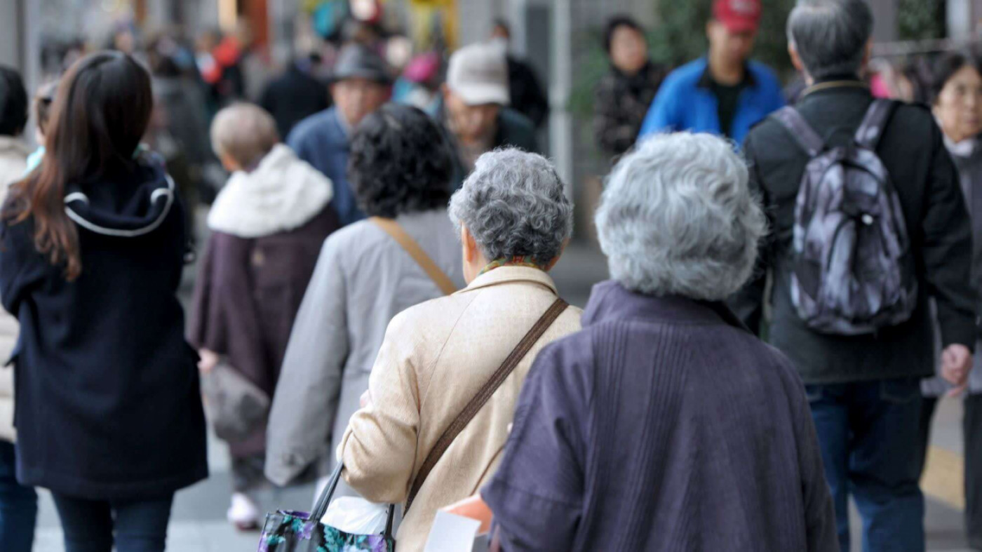 Dân số già là gì? Nguyên nhân già hóa dân số, lão hóa dân số?