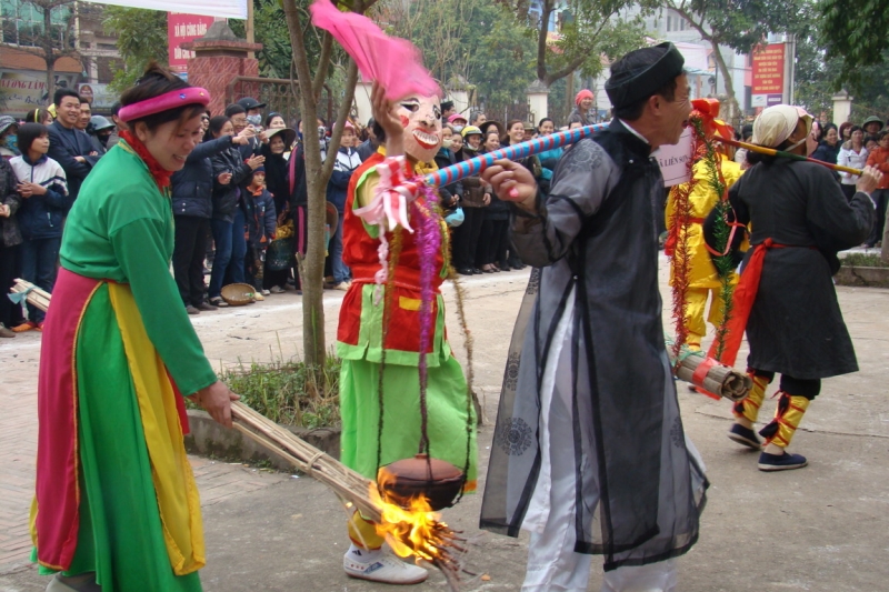 Hội thổi cơm là một lễ hội truyền thống đặc biệt trong văn hóa Việt Nam. Tại lễ hội, người dân đã tạo ra những bức tranh đẹp và tuyệt vời theo chủ đề này. Hãy xem hình ảnh để tận hưởng sự đa dạng và tinh tế của những bức tranh này.