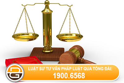 Hat-nuoc-vao-mat-nguoi-khac-thi-co-bi-vi-pham-gi-khong