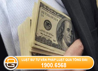 Muon-tien-khong-tra-thi-pham-toi-nhu-the-nao