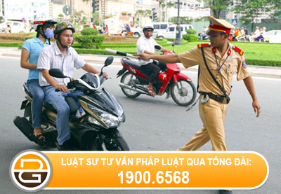 truong-hop-canh-sat-giao-thong-duoc-dung-phuong-tien-de-kiem-soat.