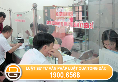 truong-hop-mua-xe-may-tang-ban-viet-hoa-don-cong-ty.