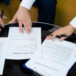 Thẻ tạm trú là gì? Các quyền lợi của người được cấp thẻ?